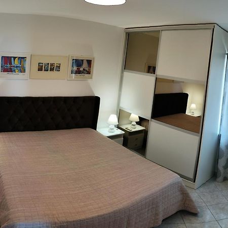 רוגוזניצה Beach Apartments Rogoznica מראה חיצוני תמונה