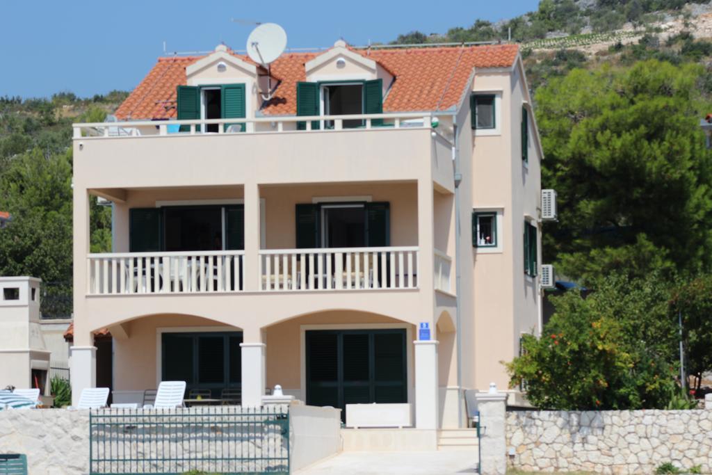 רוגוזניצה Beach Apartments Rogoznica מראה חיצוני תמונה