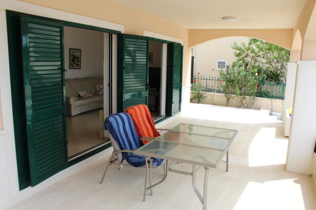 רוגוזניצה Beach Apartments Rogoznica מראה חיצוני תמונה