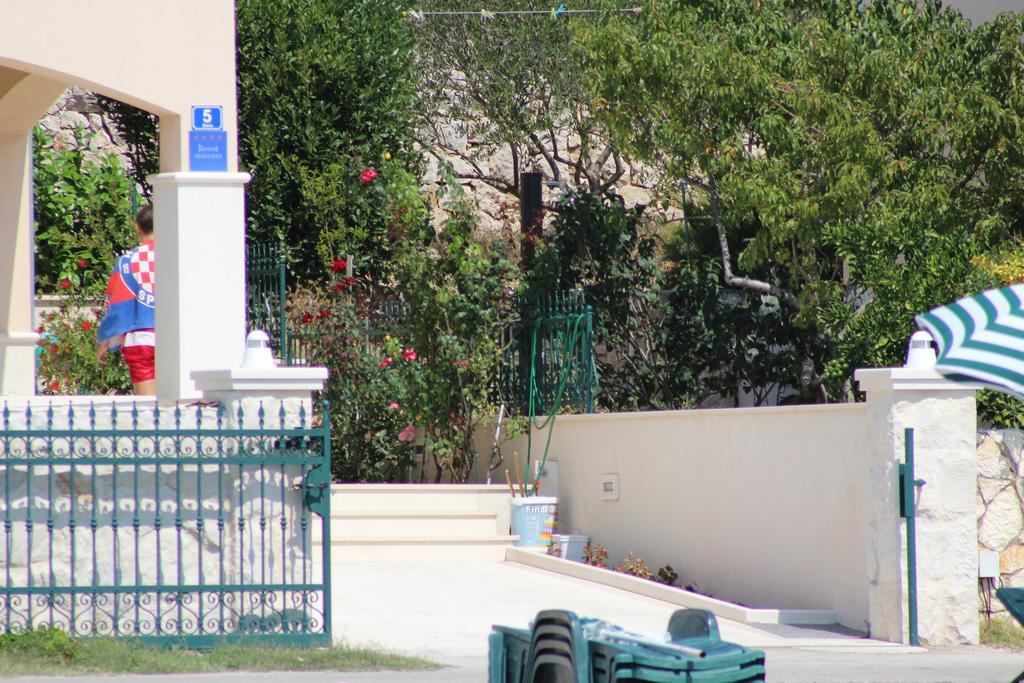 רוגוזניצה Beach Apartments Rogoznica מראה חיצוני תמונה