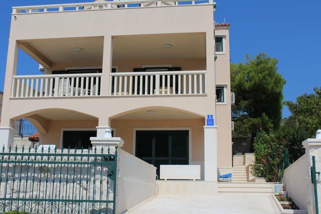 רוגוזניצה Beach Apartments Rogoznica מראה חיצוני תמונה