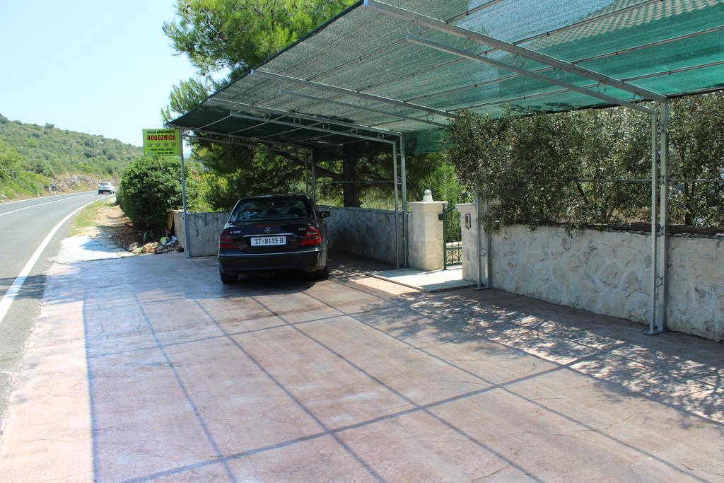 רוגוזניצה Beach Apartments Rogoznica מראה חיצוני תמונה