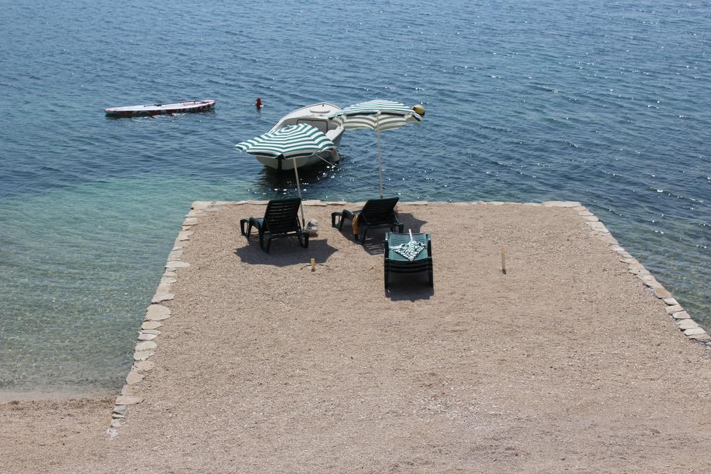 רוגוזניצה Beach Apartments Rogoznica מראה חיצוני תמונה