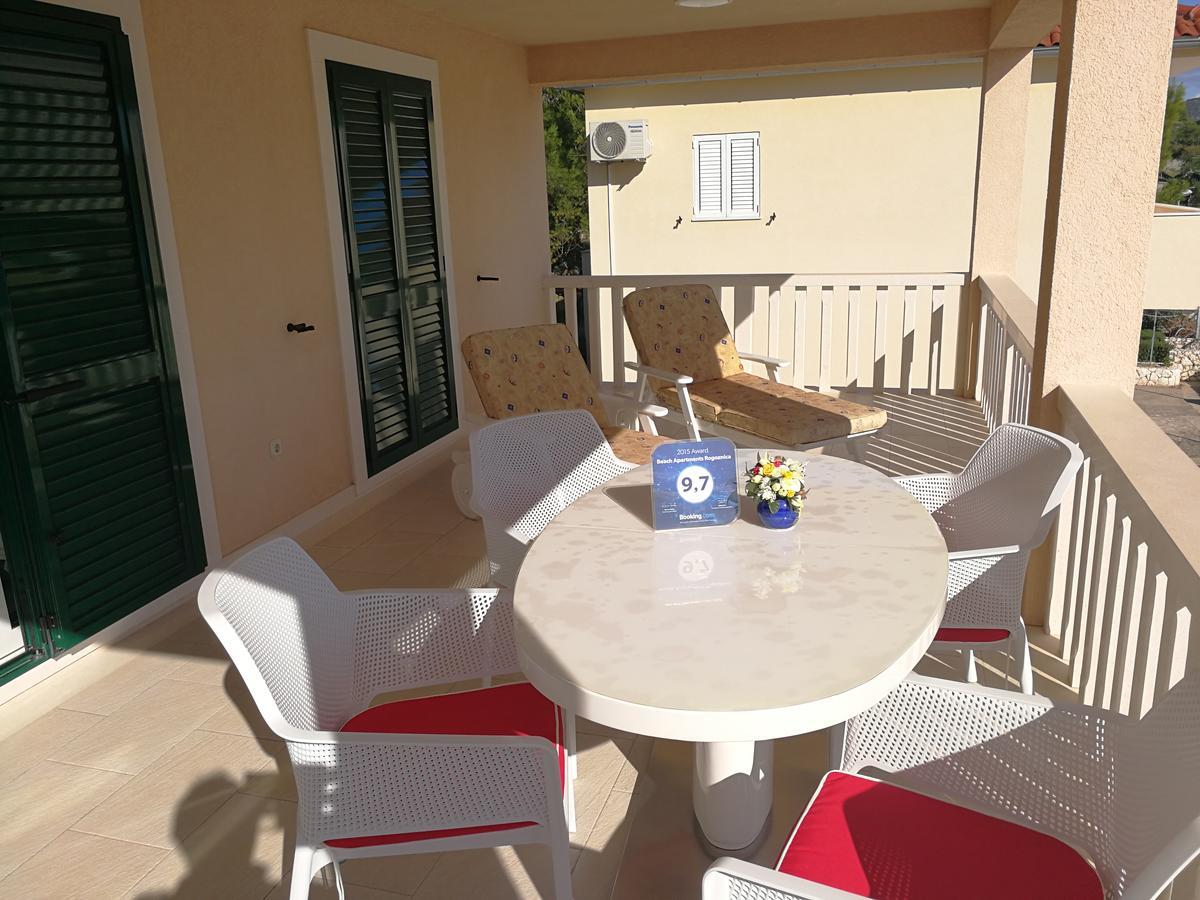 רוגוזניצה Beach Apartments Rogoznica מראה חיצוני תמונה