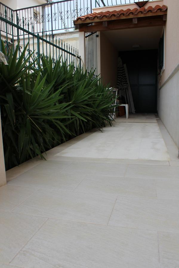 רוגוזניצה Beach Apartments Rogoznica מראה חיצוני תמונה
